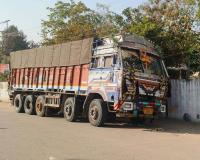 ఇసుక అక్రమ రవాణాపై పోలీసుల ఉక్కుపాదం