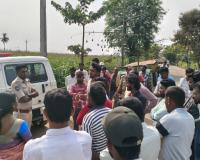 నూతన ఇసుక విధానంపై ట్రాక్టర్ యజమానుల నిరసన