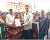 బీడీ కార్మికులకు ఆంక్షల్లేని పెన్షన్ ఇవ్వాలి