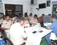పోలీస్ స్టేషన్లలో పెండింగ్ కేసులను వేగంగా పూర్తి చేయాలి