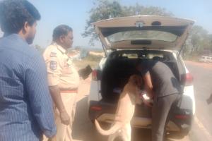 పస్రాలో విస్తృతంగా పోలీసుల తనిఖీలు