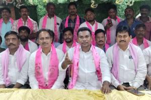 కాంగ్రెస్ కార్యాలయం అయితే అడిగితే ఆధారాలు చూపించి ఎవరిది అయితే వాళ్ళు తీసుకునే వాళ్లు : మాజీ ఎమ్మెల్యే రేగా కాంతారావు.