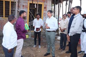 సుల్తాన్ నగర్‌లో “ఇందిరమ్మ ఇళ్లు” నిర్మాణ పనులను జిల్లా కలెక్టర్ పరిశీలించారు