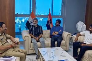 సీపీ సజ్జనార్‌తో సినీ ప్రముఖుల భేటీ