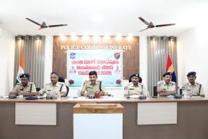 పండుగలను శాంతియుత వాతావరణంలో జరుపుకోవాలి : సీపీ పి.సాయి చైతన్య