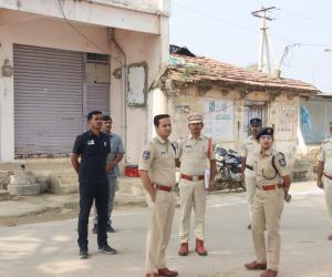 జిల్లా ఎస్పీ ఆకస్మిక తనిఖీలు — నామినేషన్ కేంద్రాల్లో శాంతిభద్రతలపై దృష్టి