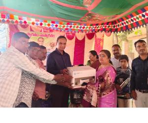 ఎంత ఎత్తుకు ఎదిగినా తన మూలాలను మరవకూడదు