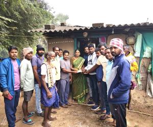 అనారోగ్య బాధితుడికి అండగా 'వెంకట్రావ్ పేట' యువత