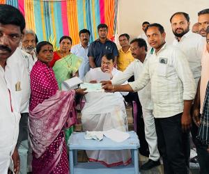 బాన్సువాడలో కళ్యాణలక్ష్మి–షాది ముభారక్ చెక్కుల పంపిణీ చేసిన ఎమ్మెల్లే పోచారం శ్రీనివాసరెడ్డి