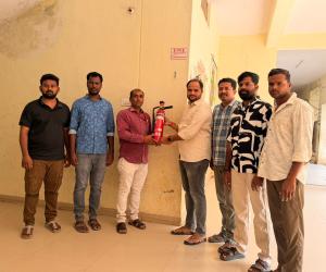 గురుకుల కళాశాలకు ఫైర్ సేఫ్టీ సిలిండర్ విరాళం