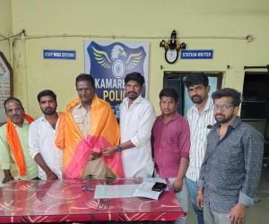 బీర్కూర్ ఎస్సై రాములు ని మర్యాదపూర్వకంగా కలిసిన బీజేపీ నాయకులు