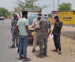 జానకంపేట్ వద్ద పోలీసుల ముమ్మర తనిఖీలు