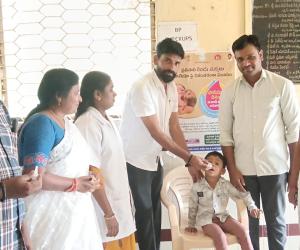 పల్స్ పోలియో చుక్కల కార్యక్రమాన్ని ప్రారంభించిన సర్పంచ్ అరిగే ధర్మతేజ