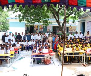 సర్కారు బడికి ‘రోటరీ’ చేయూత