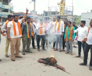 స్కాలర్‌షిప్‌ బకాయిలు విడుదల చేయాలి