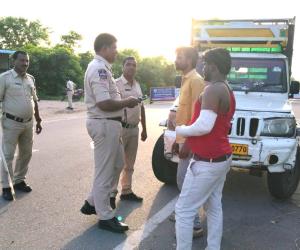 సాలూర చెక్‌పోస్ట్ వద్ద డ్రంక్ అండ్ డ్రైవ్ తనిఖీలు